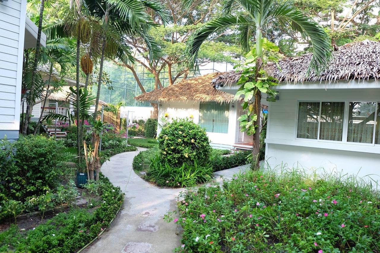 Aquna Huahin Resort Exterior photo